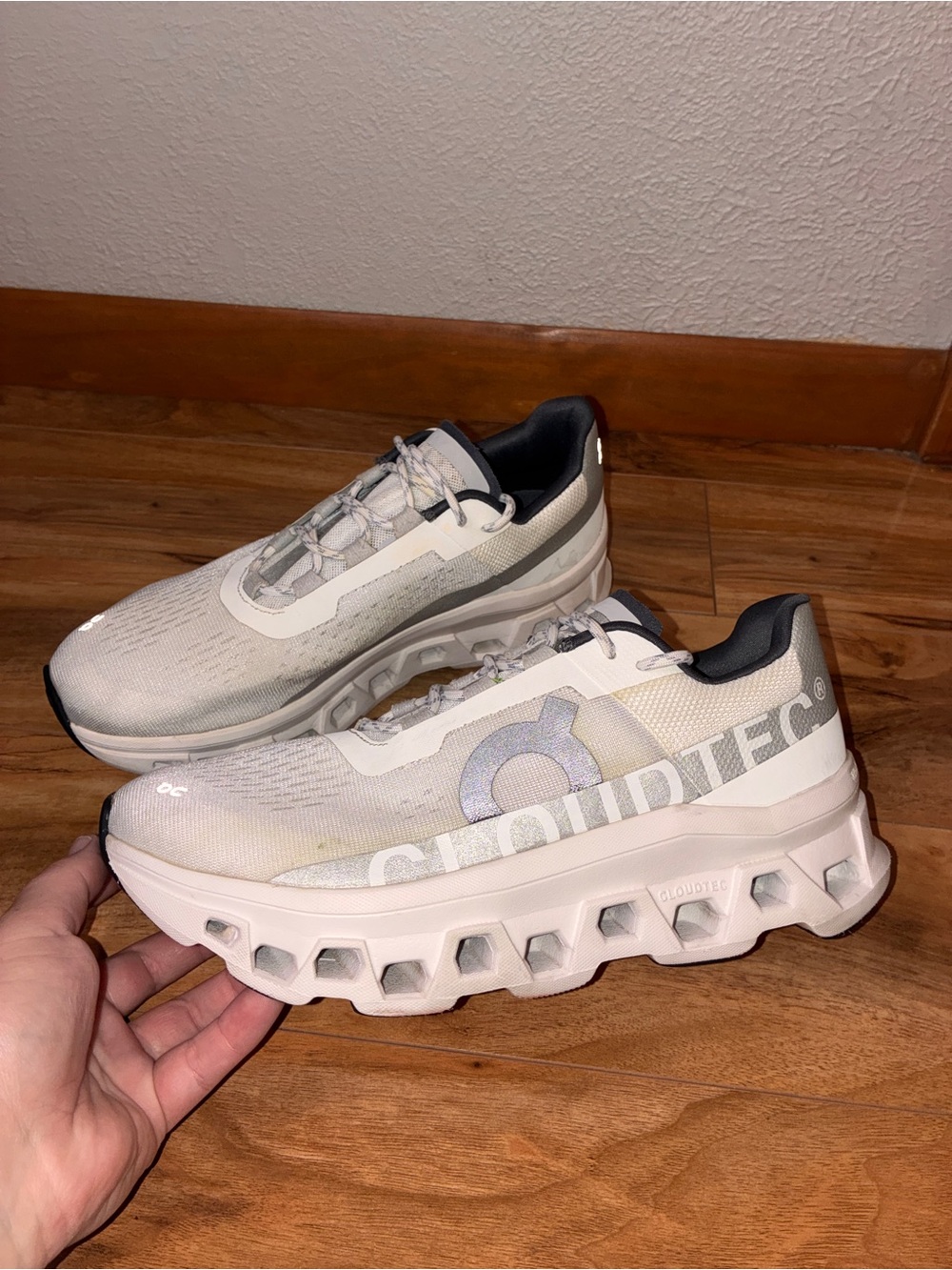 On Cloud Men’s Cloudmonster Athletic Running Sneaker Shoes, white - size 8.5